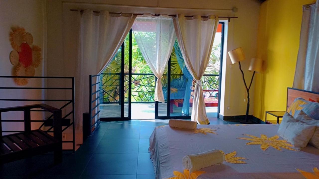 Le Jardin Des Delices Hotel Mahajanga Exterior foto