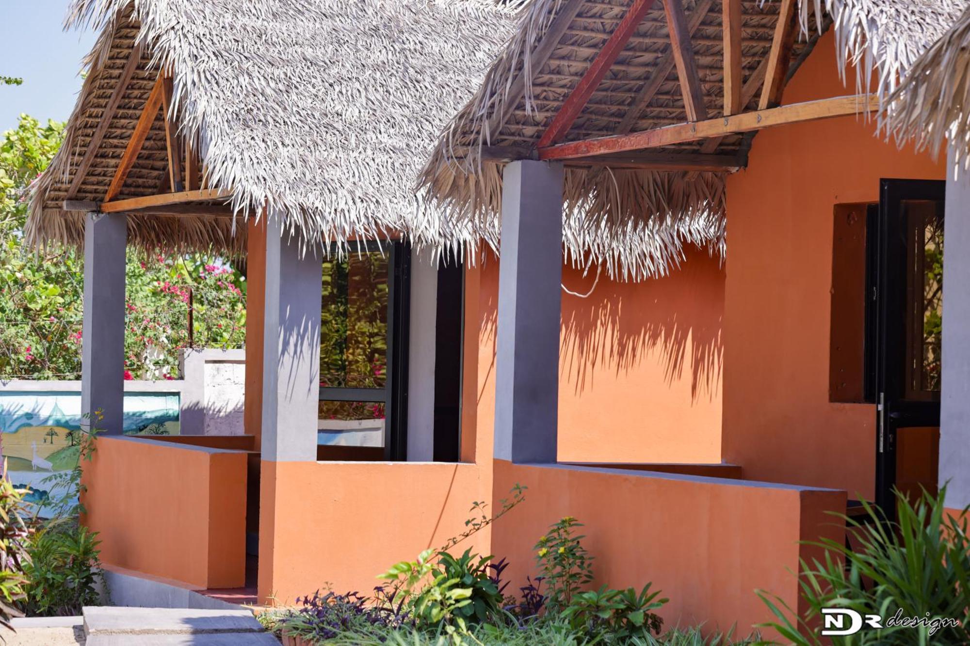 Le Jardin Des Delices Hotel Mahajanga Exterior foto