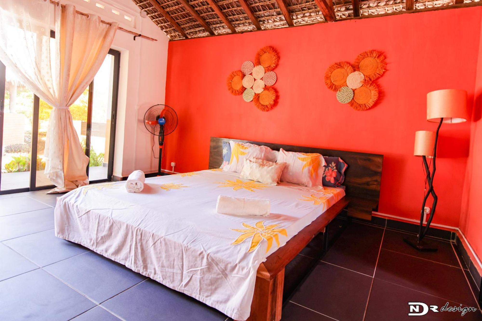Le Jardin Des Delices Hotel Mahajanga Exterior foto