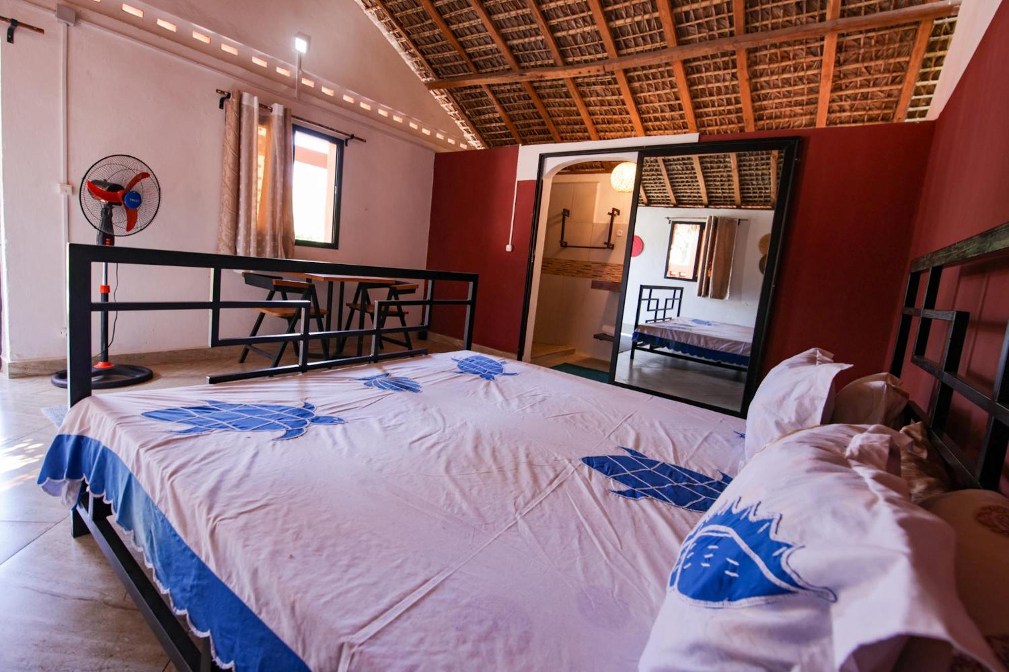 Le Jardin Des Delices Hotel Mahajanga Exterior foto